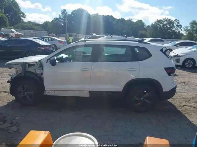 VOLKSWAGEN TAOS S 2025