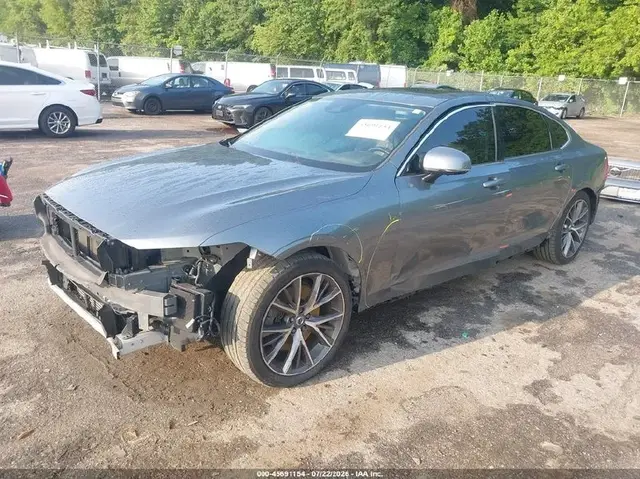 VOLVO S90 T6 MOMENTUM 2018