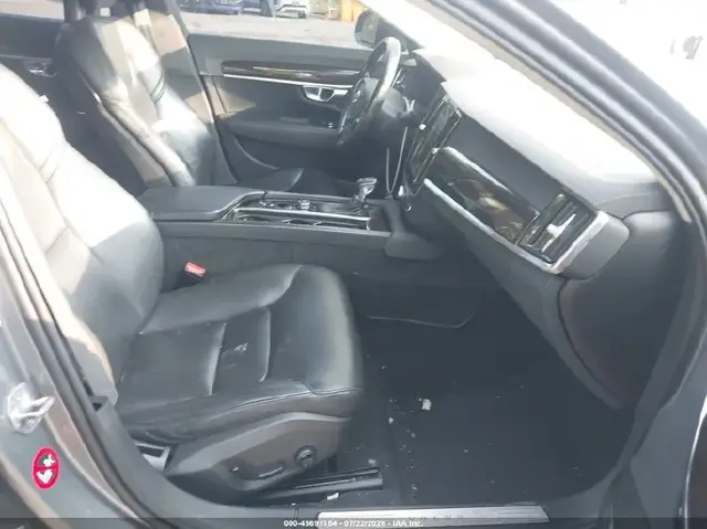 VOLVO S90 T6 MOMENTUM 2018