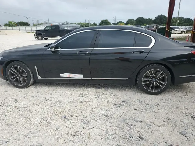 BMW 750 XI 2021