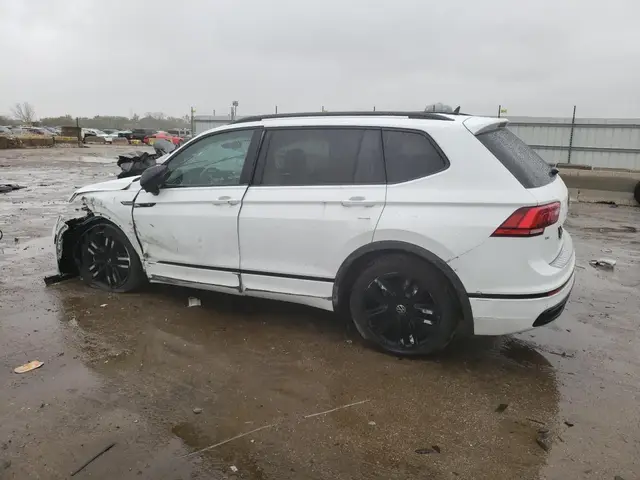 VOLKSWAGEN TIGUAN SE R-LINE BLACK 2021