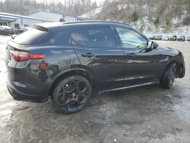 ALFA ROMEO STELVIO TI 2022