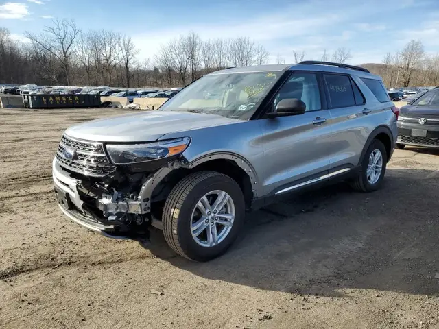 FORD EXPLORER XLT 2022