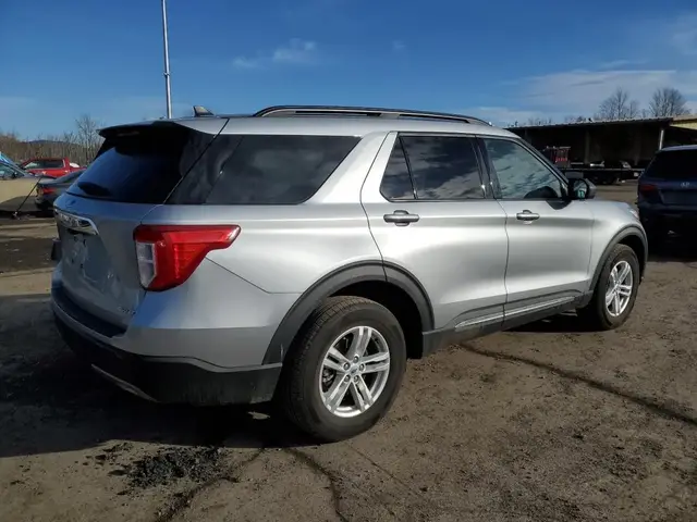 FORD EXPLORER XLT 2022