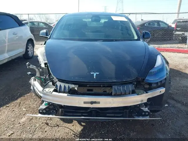 TESLA MODEL 3 2022