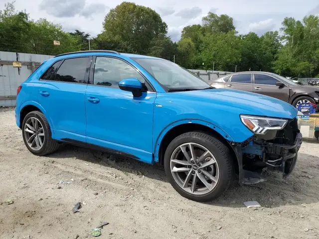 AUDI Q3 2021