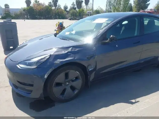 TESLA MODEL 3 2022