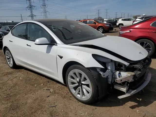 TESLA MODEL 3 2021