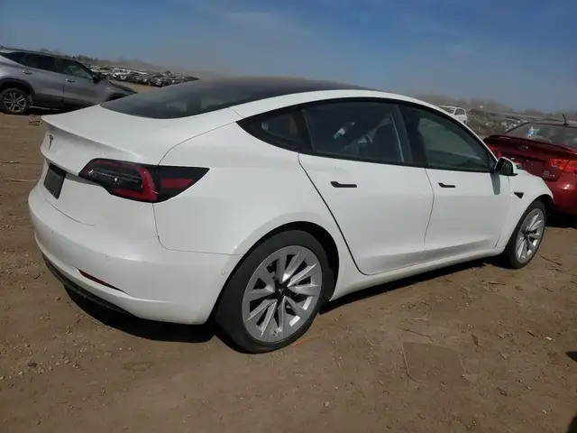 TESLA MODEL 3 2021