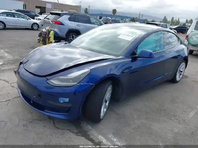 TESLA MODEL 3 2021