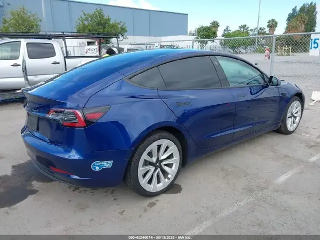 TESLA MODEL 3 2021