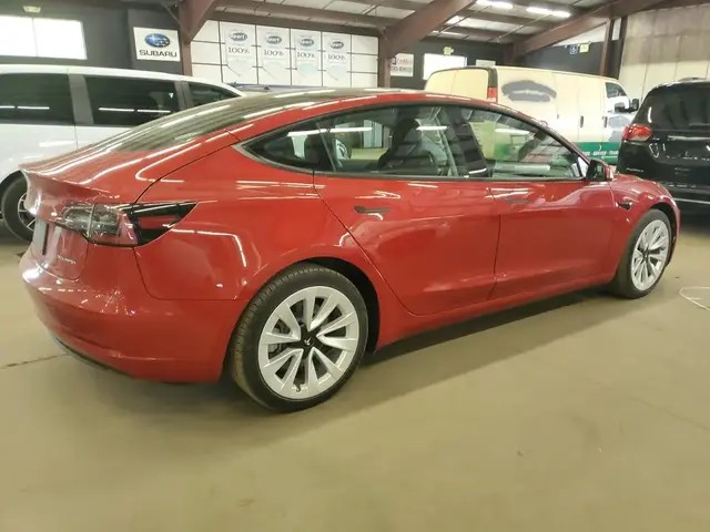 TESLA MODEL 3 2022