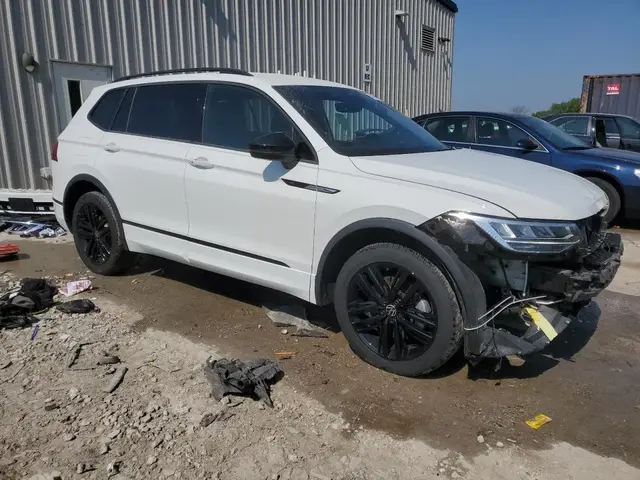 VOLKSWAGEN TIGUAN SE R-LINE BLACK 2021