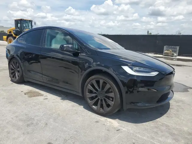 TESLA MODEL 2022