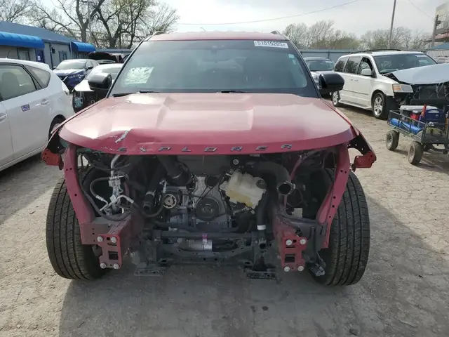 FORD EXPLORER XLT 2022