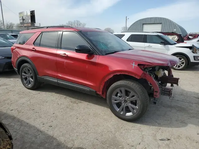 FORD EXPLORER XLT 2022