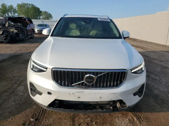 VOLVO XC40 PLUS 2022