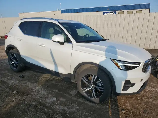 VOLVO XC40 PLUS 2022