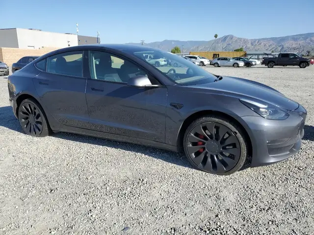 TESLA MODEL 3 2023