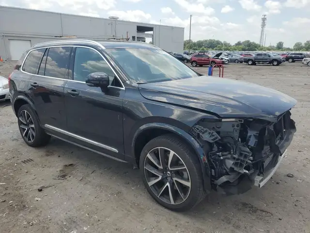 VOLVO XC90 T8 RECHARGE MOMENTUM 2021