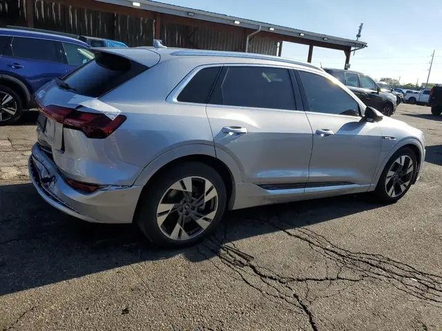 AUDI E-TRON PREMIUM PLUS 2022