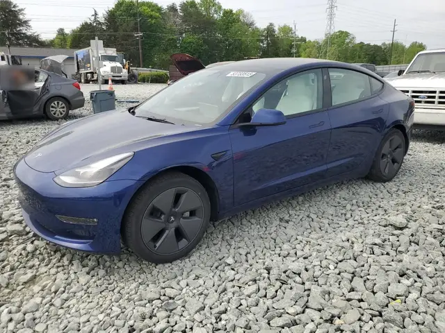 TESLA MODEL 3 2022