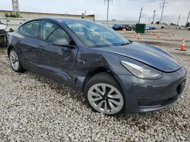 TESLA MODEL 3 2022