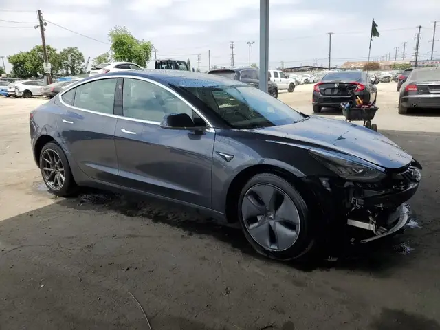 TESLA MODEL 3 2019