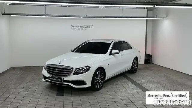 MERCEDES-BENZ W213 2021