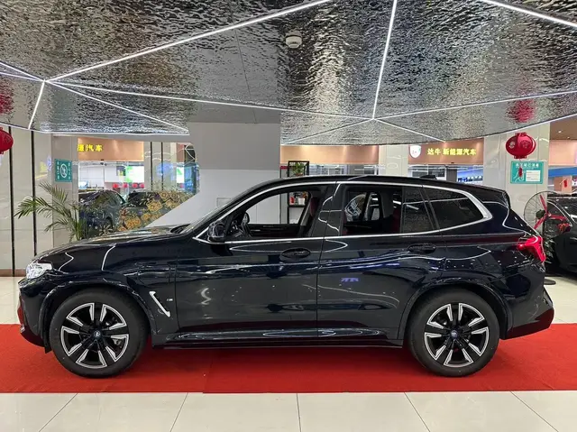 BMW IX3 2022