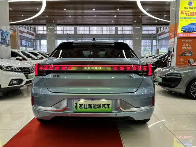 ZEEKR WE KM WE 2WD 712 KM 2021