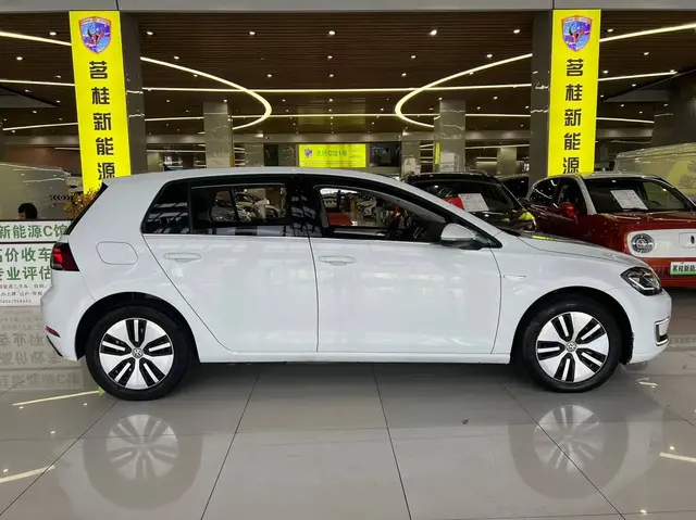 VOLKSWAGEN GOLF EV 2021