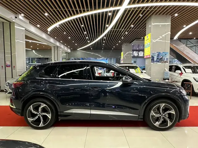 AUDI Q4 ETRON 2023