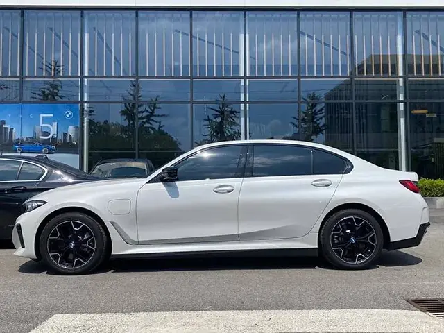 BMW I3 E-DRIVE 40 L 2024