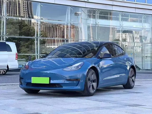 TESLA MODEL 3 2023