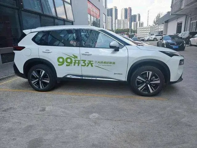 NISSAN X-TRAIL E-POWER 2023