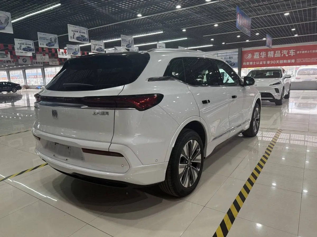 BUICK E5 PREMIUM 2025