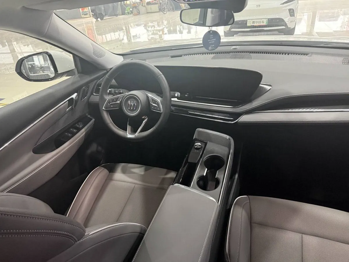 BUICK E5 PREMIUM 2025