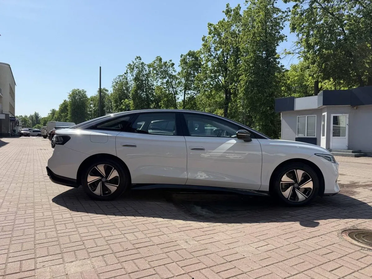 VOLKSWAGEN ID 2023