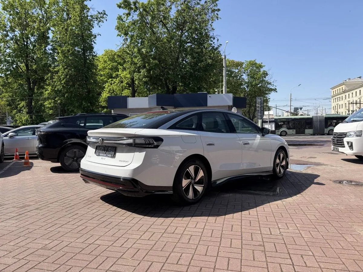 VOLKSWAGEN ID 2023