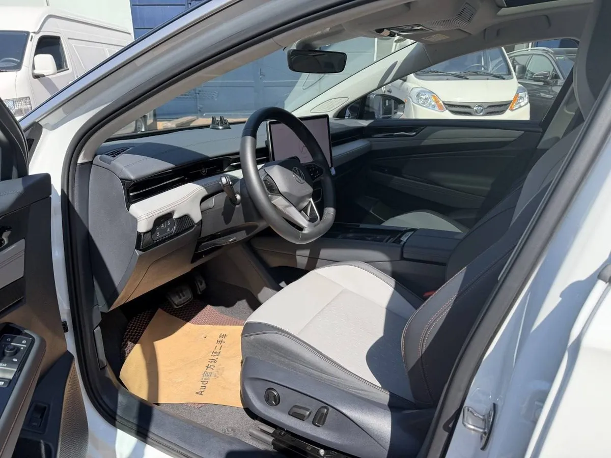 VOLKSWAGEN ID 2023