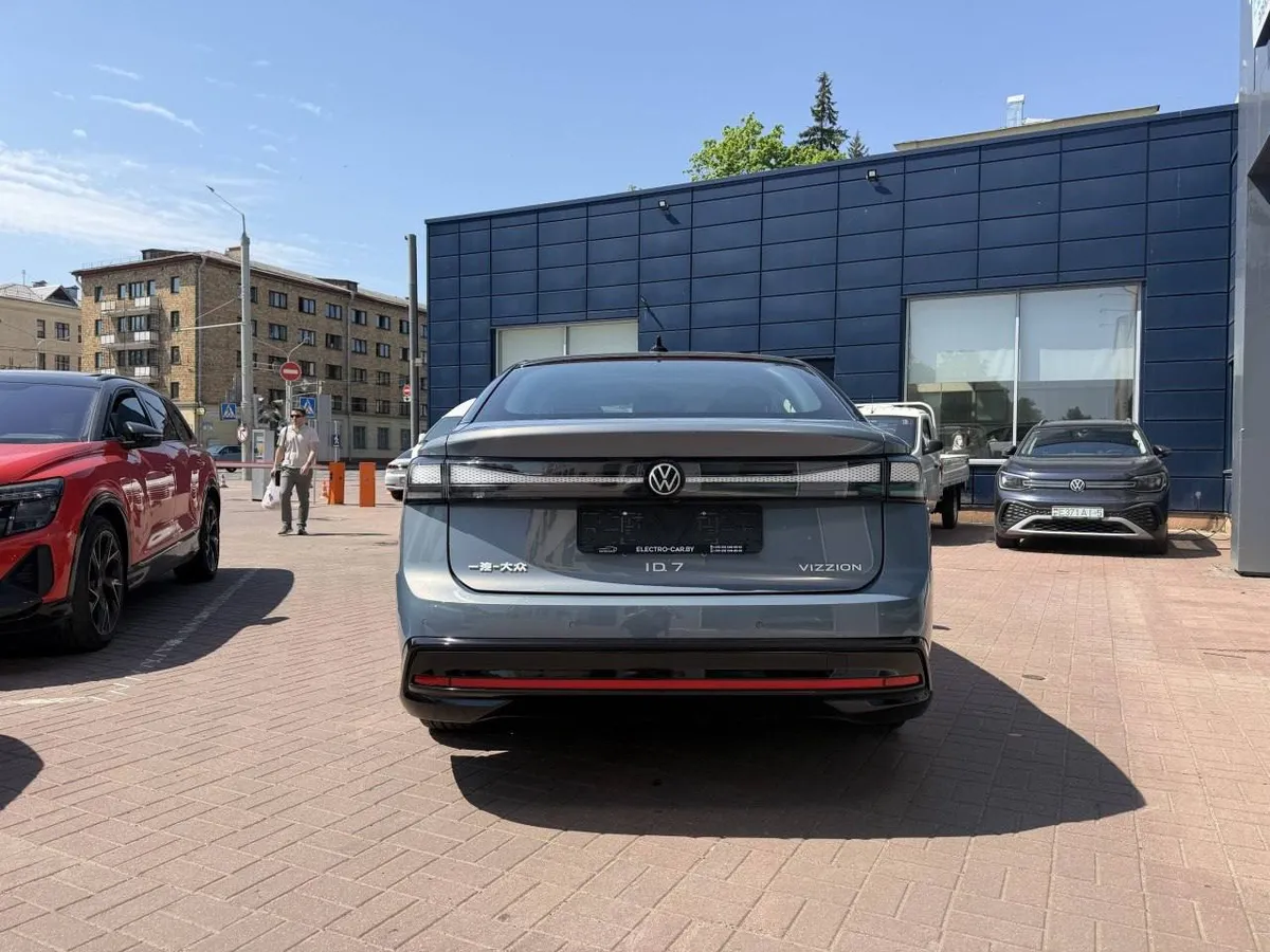 VOLKSWAGEN ID 2023