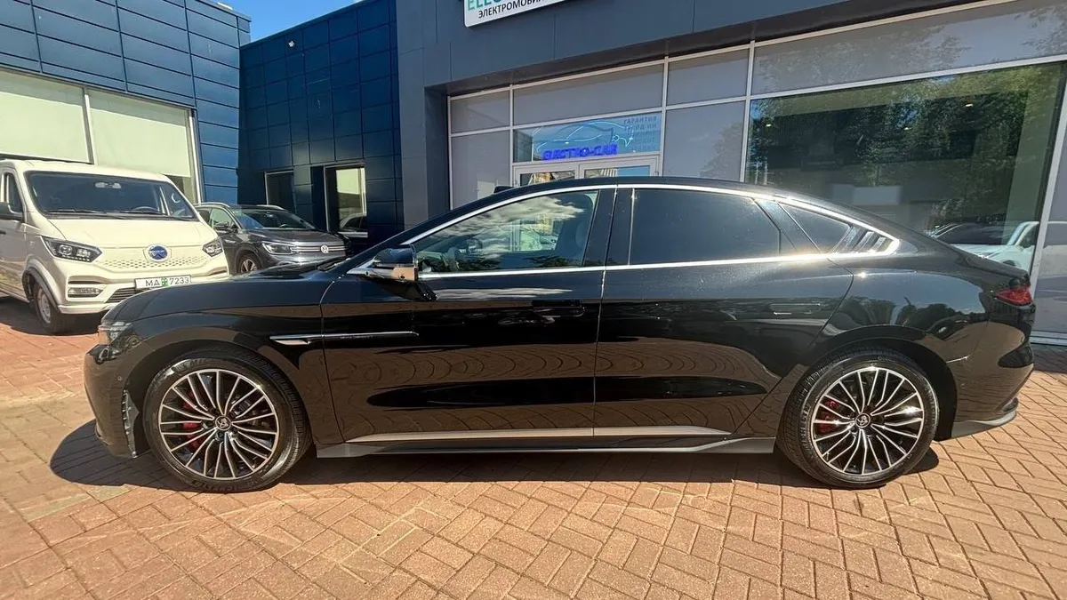 BYD HAN 2025
