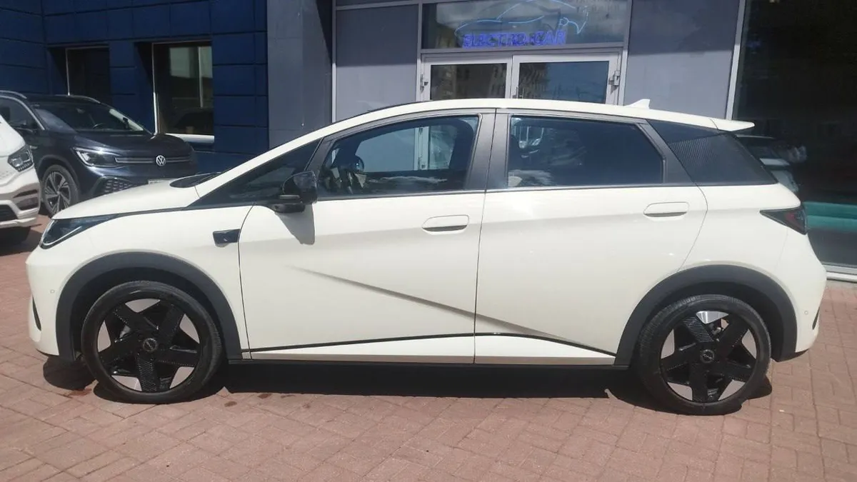 BYD DOLPHIN 520KM SMART DRIVING 2025
