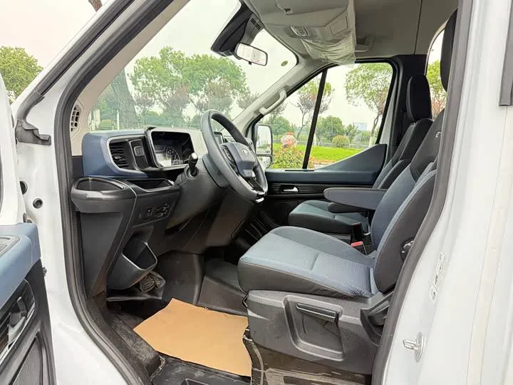 FORD E-TRANSIT 2025