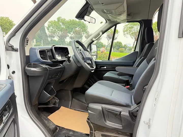 FORD E-TRANSIT 2025