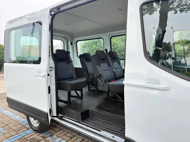 FORD E-TRANSIT 2025