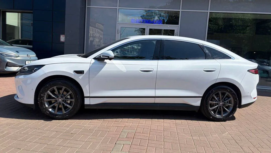 BYD QIN L 2025