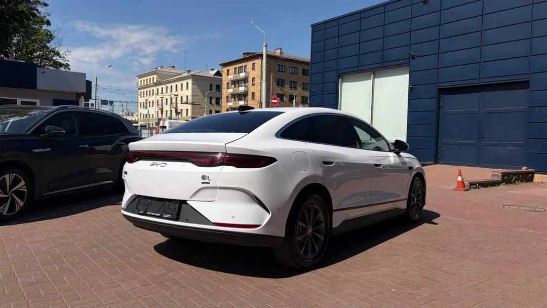 BYD QIN L 2025
