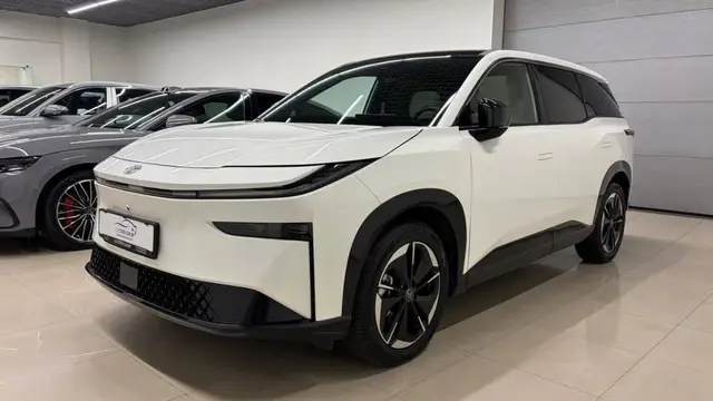 TOYOTA BZ3X PRO 2025